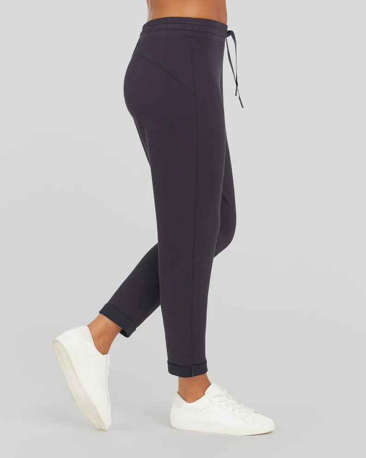 SPANX Airessentials Tapered Pant
