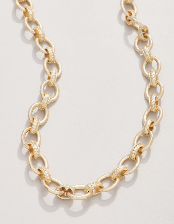 KARINA 18" GOLD CHAIN NECKLACE