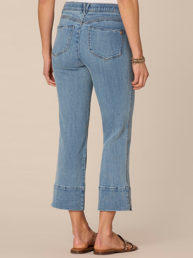 LIGHT BLUE ARTISANAL AB SOLUTION KICK FLARE CAPRI JEANS