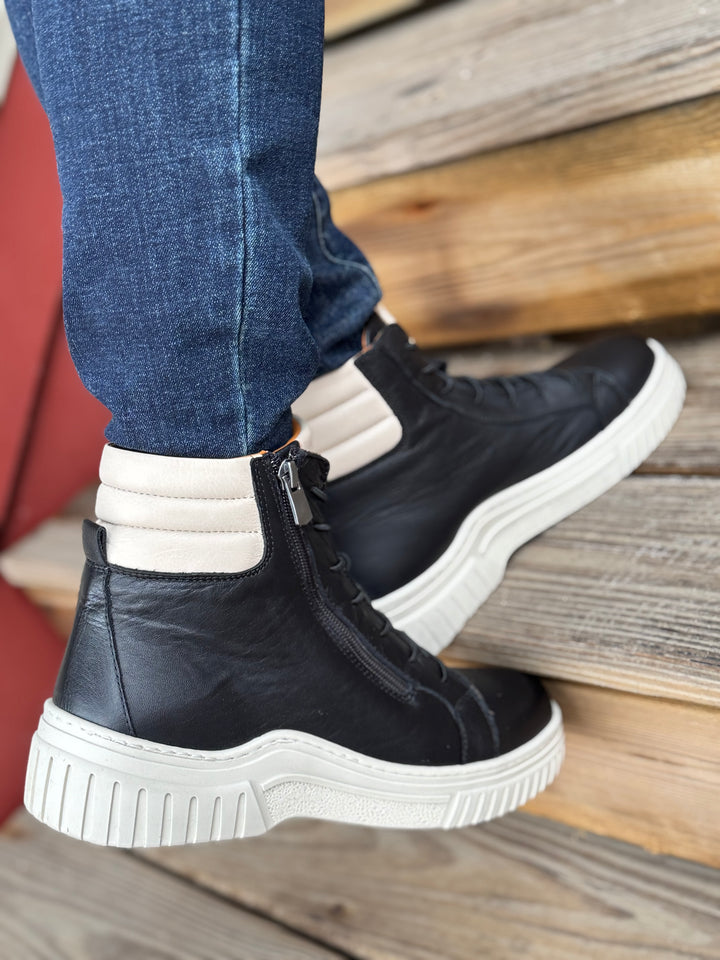 BLACK TENOR ZIP SNEAKER BOOT