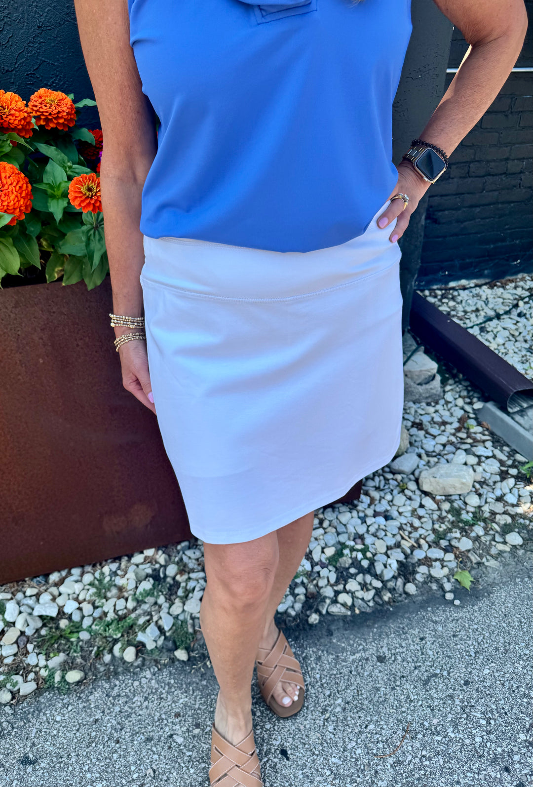 NIKKI WHITE PULL ON SKORT