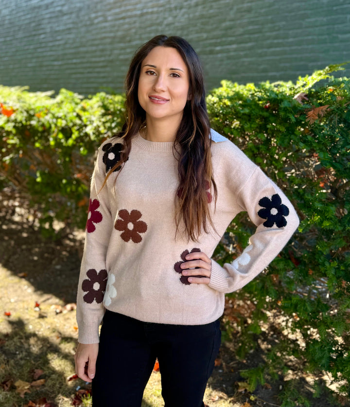BEIGE DAISY KNIT SWEATER