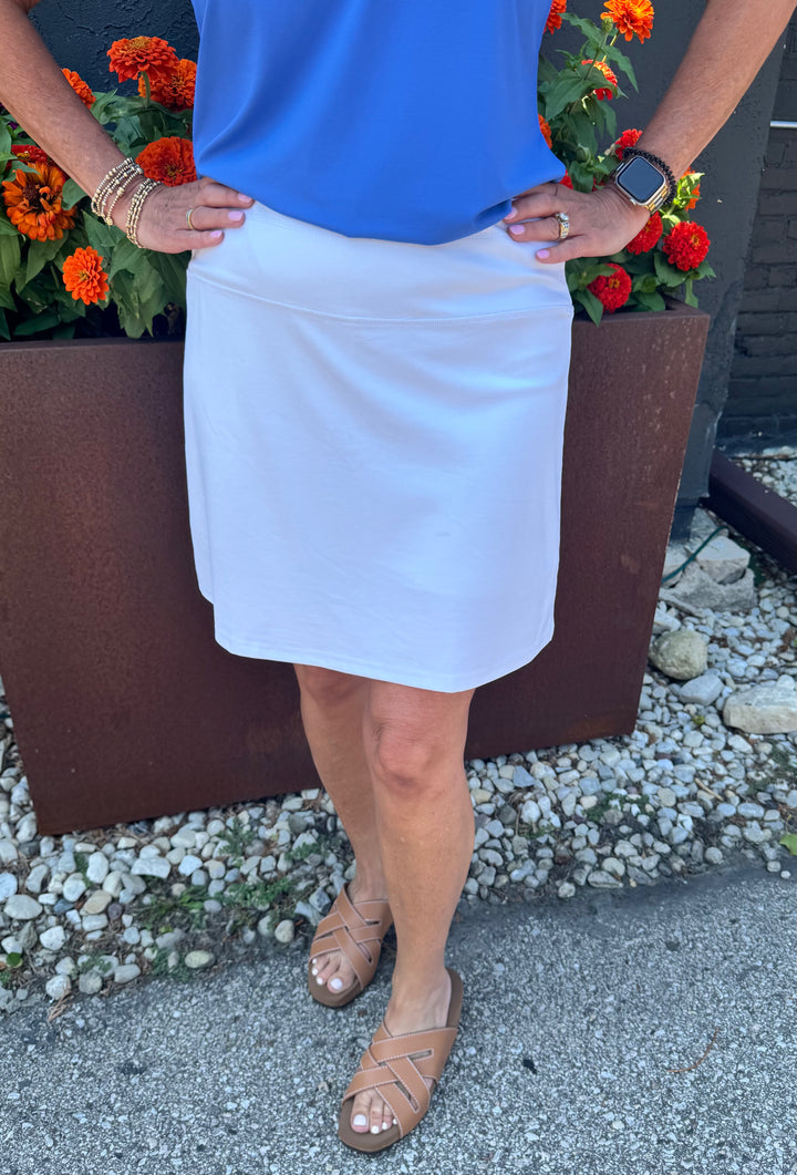 NIKKI WHITE PULL ON SKORT