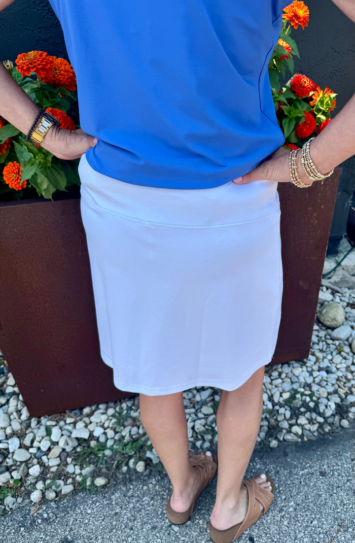 NIKKI WHITE PULL ON SKORT