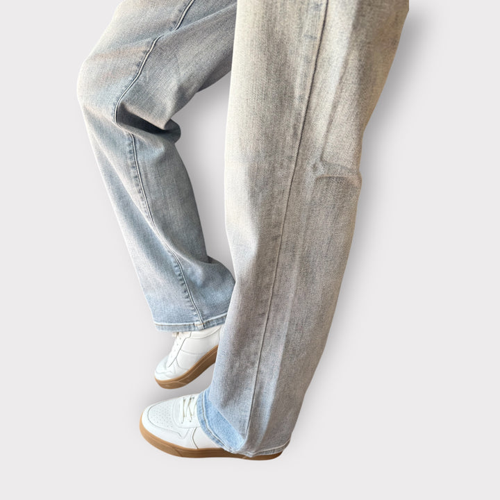 SAMANTHA HIGH WAIST STRAIGHT LEG JEANS