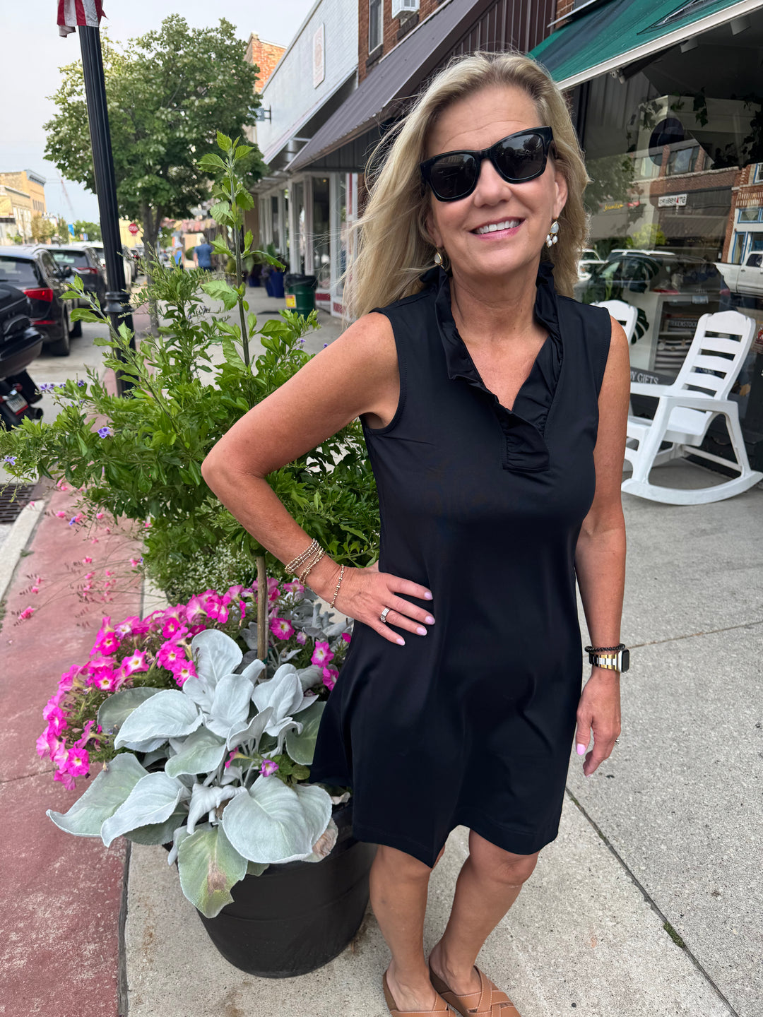 BLACK GAYLE V-NECK RUFFLE DRESS