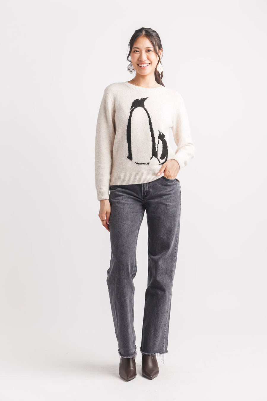 OATMEAL PENGUIN INTARSIA SWEATER