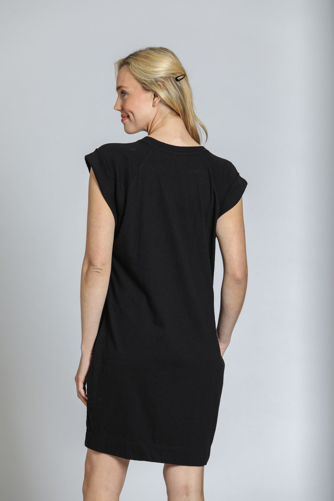 BLACK CAP SLEEVE KNIT T-SHIRT DRESS