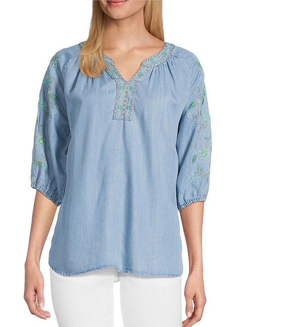 EMBROIDERED NOTCH NECK COLLAR TOP

