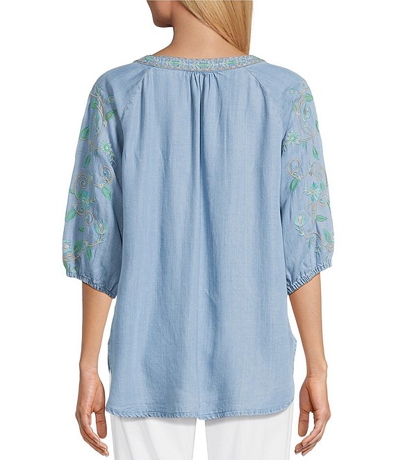 EMBROIDERED NOTCH NECK COLLAR TOP
