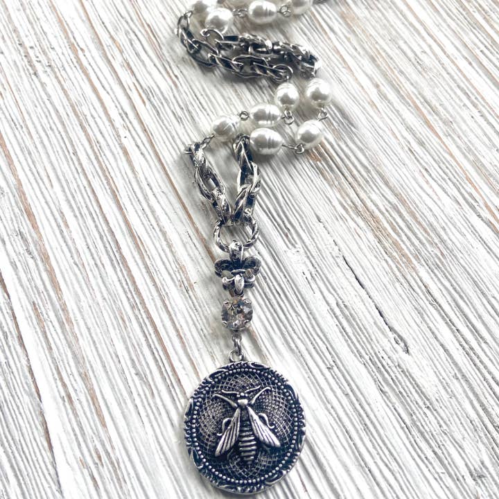 SILVER FRENCH BEE COIN & PEARL VINTAGE NECKLACE