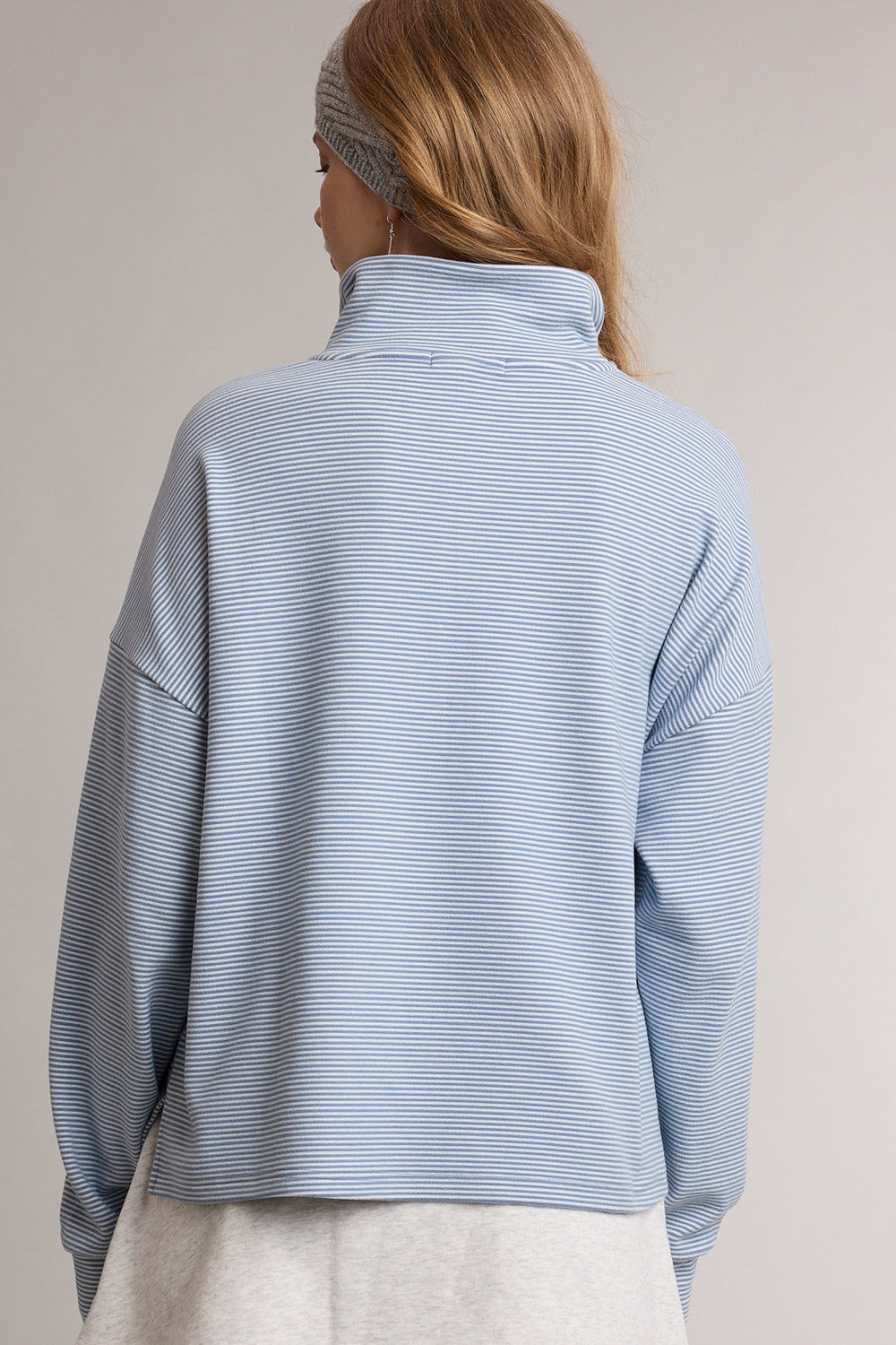 BLUE FAN FAVE STRIPE 1/4 ZIP TOP
