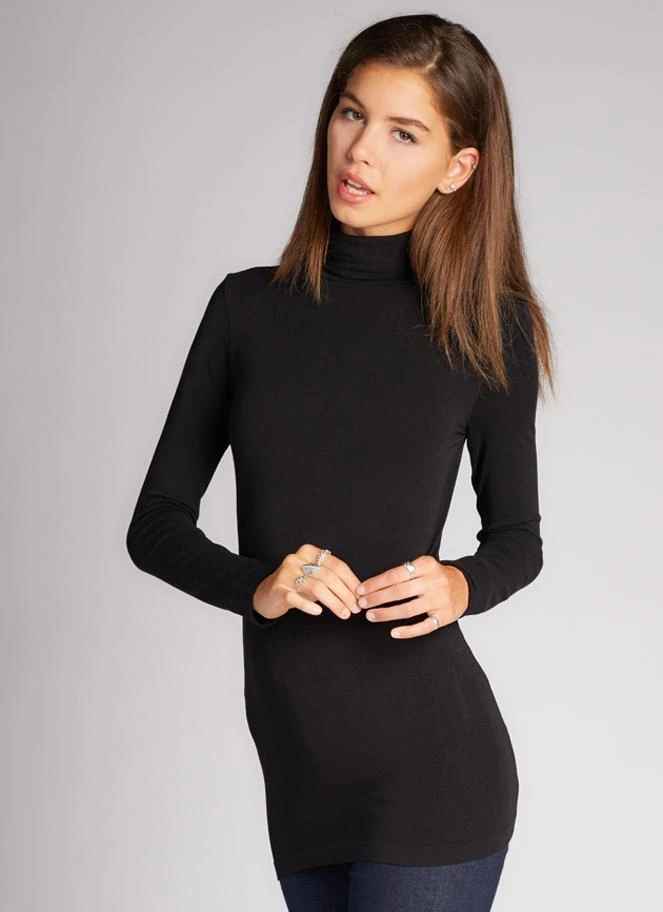 BLACK BAMBOO T-NECK
