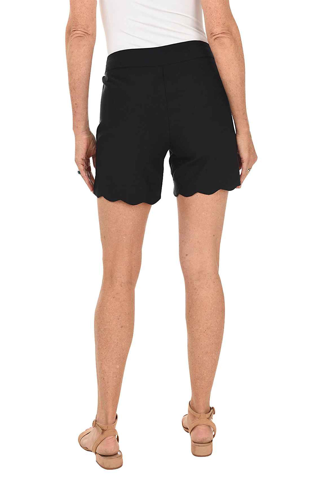 AMY BLACK SCALLOP 6' SHORT