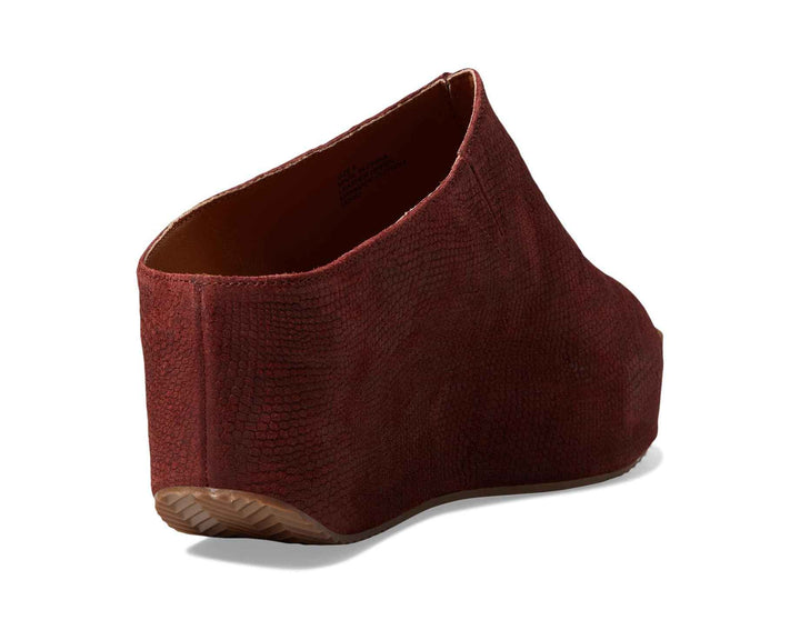 Carrier Oxblood Embossed Wedge