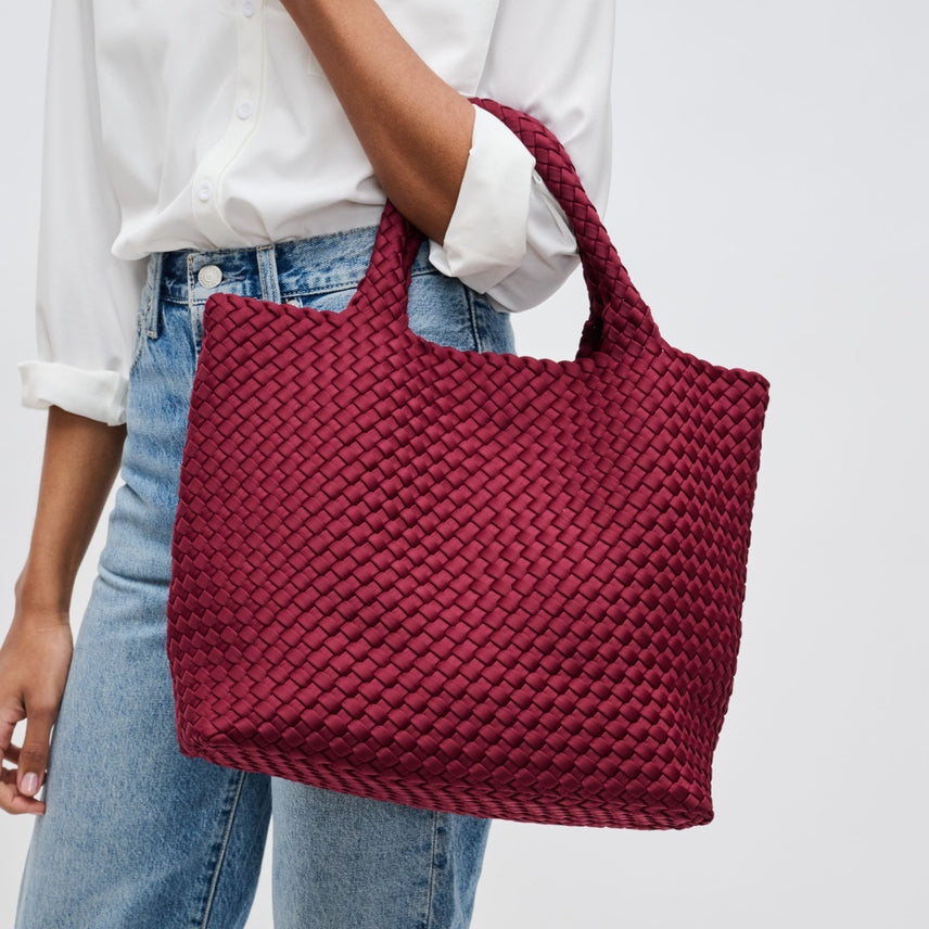 WINE SKY'S THE LIMIT MEDIUM WOVEN TOTE BAG
