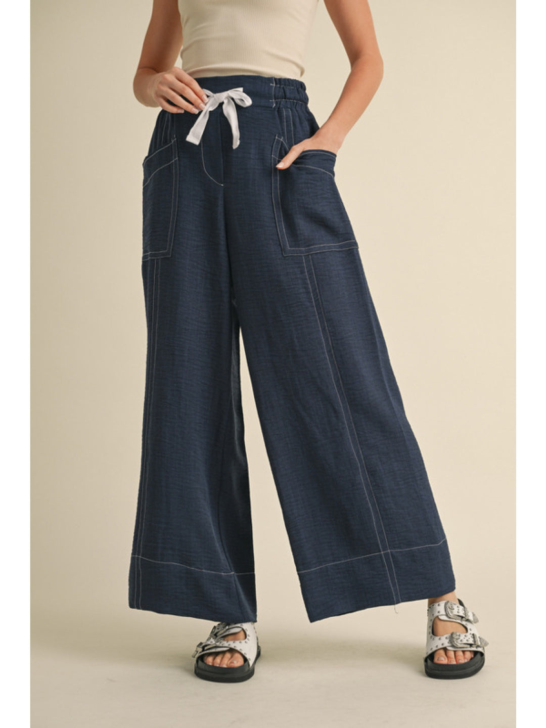 NAVY FLOWY WIDE LEG WEEKEND PANT