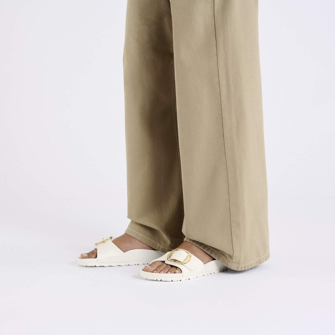 MADRID EVA EGGSHELL BIG BUCKLE SANDALS