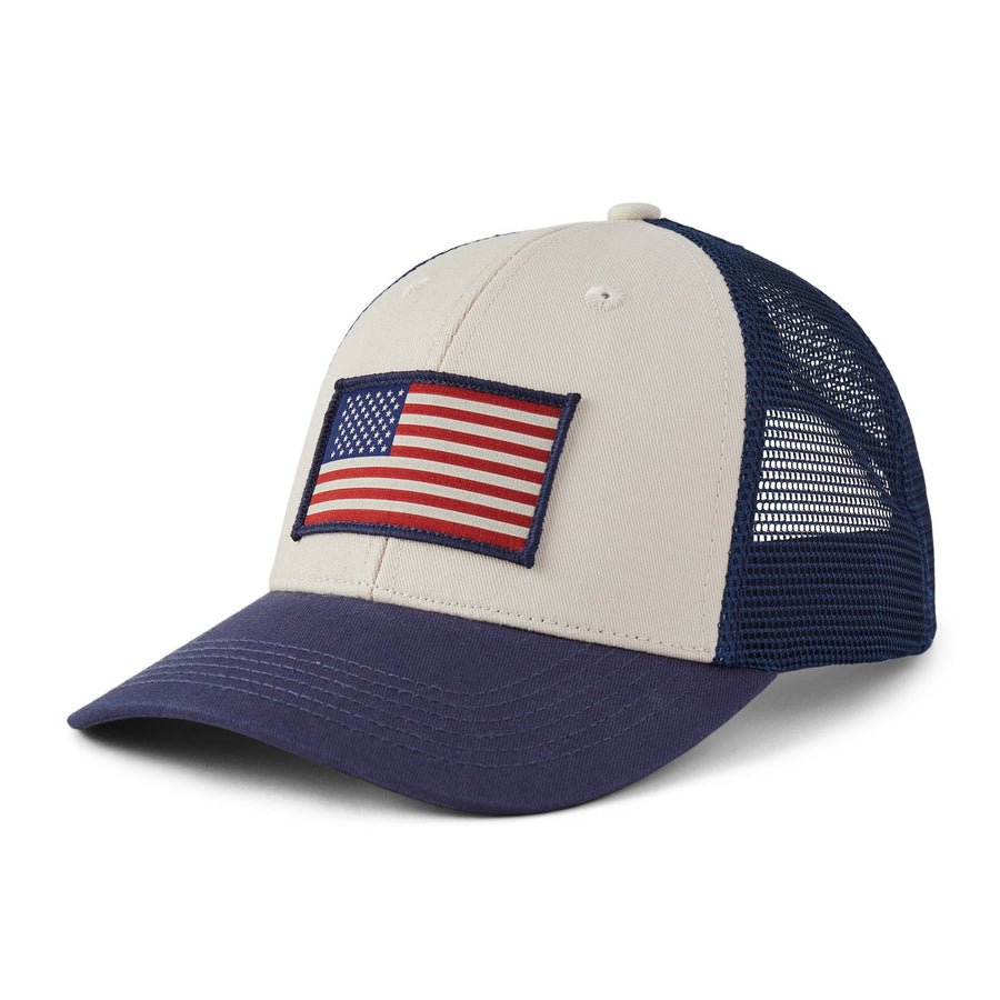 CLEAN FLAG TRUCKER HAT

