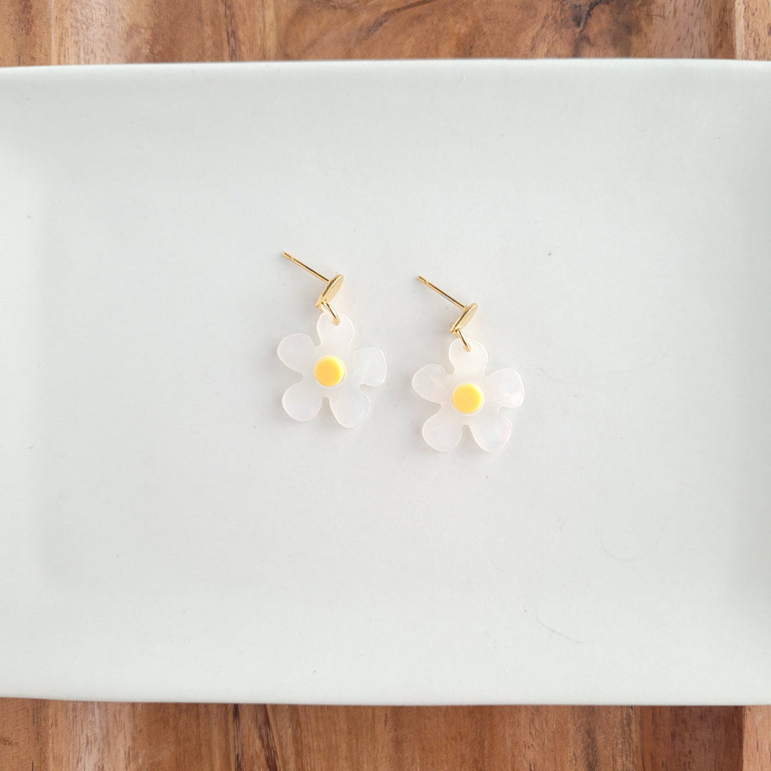 DAINTY DAISY DANGLE POST EARRINGS