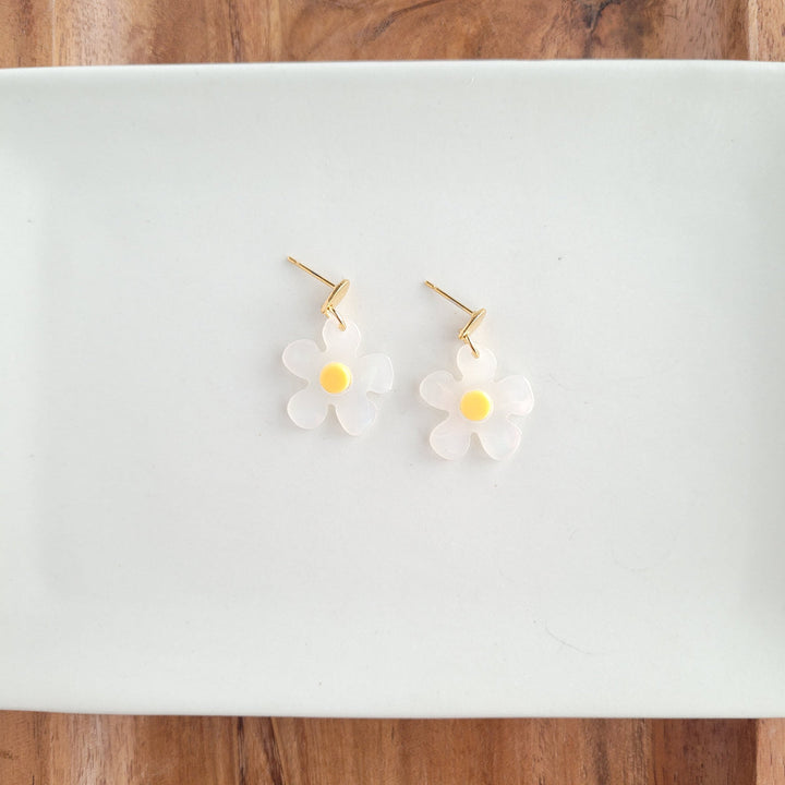 DAINTY DAISY DANGLE POST EARRINGS