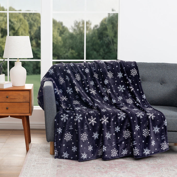 SNOWFLAKES PLUSH THROW BLANKET