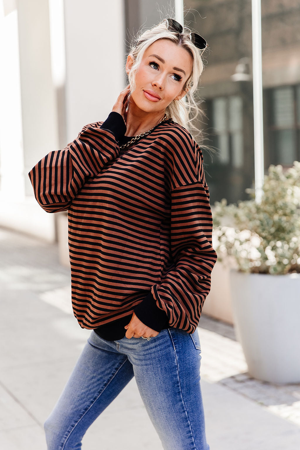 CHAI STRIPE PERFORMANCE FLEECE UNIVERSITY PULLOVER