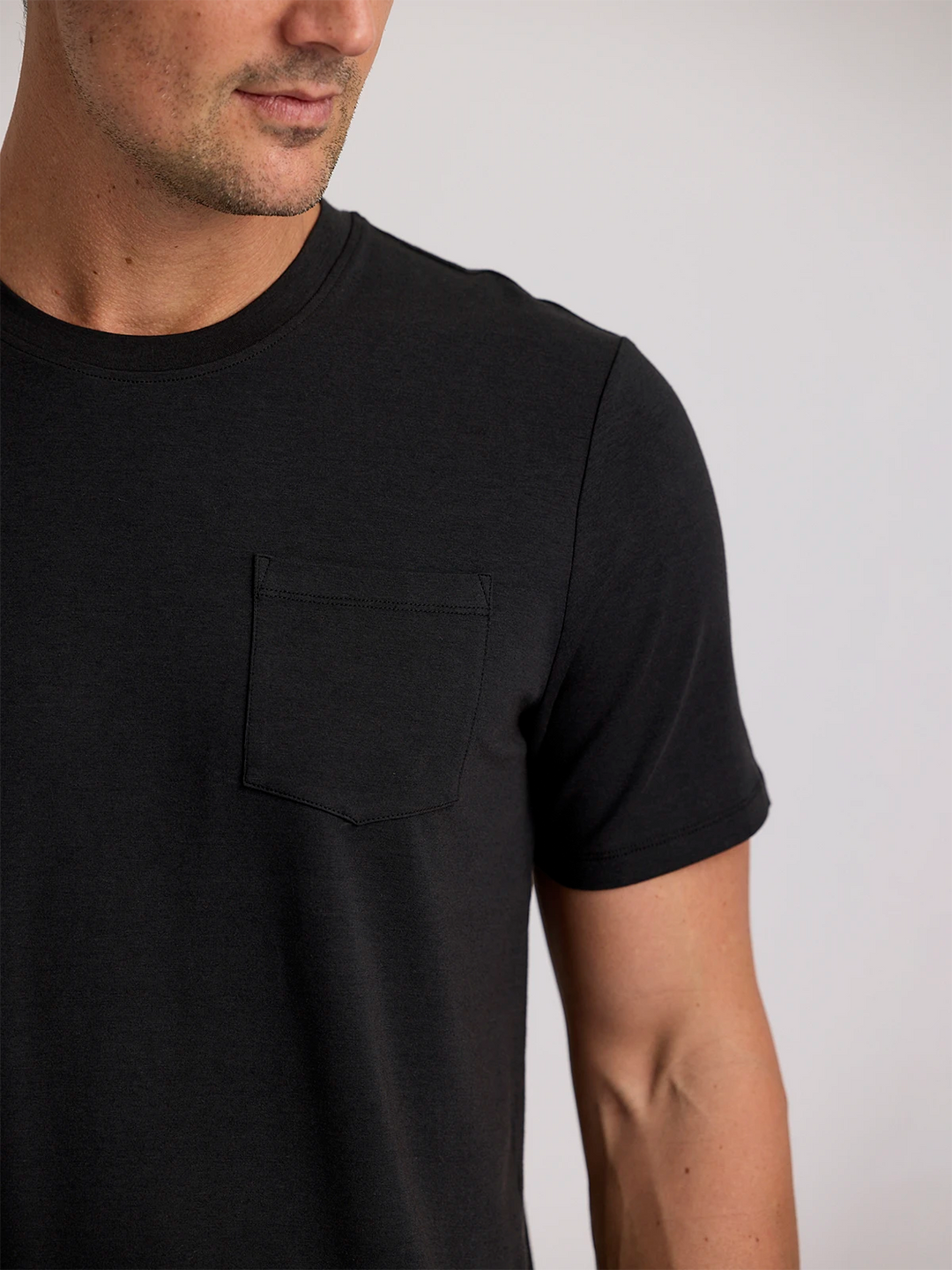 MEN'S BLACK CURRENT POCKET TEE