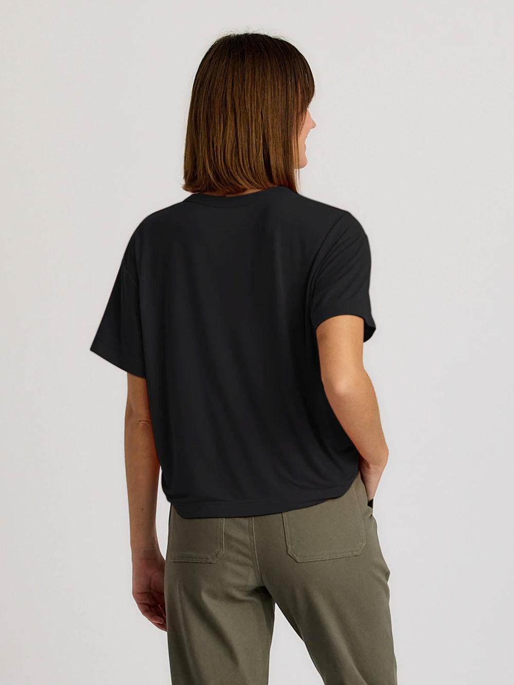 WOMEN'S BLACK LIGHTWEIGHT ELEVATE TEE
