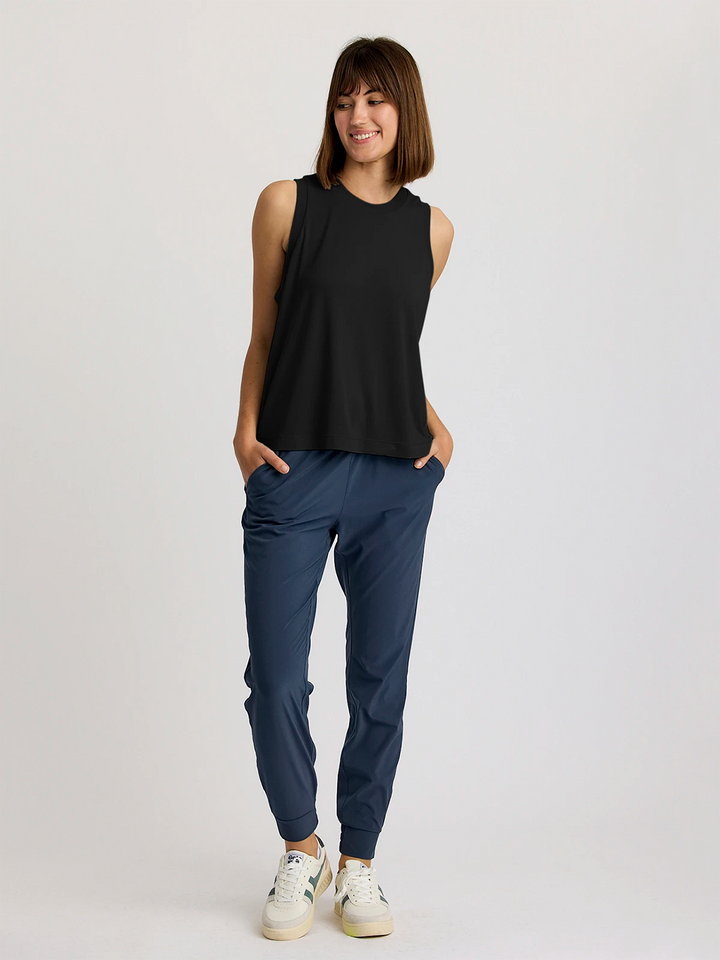 BLACK ELEVATE LIGHTWEIGHT TANK