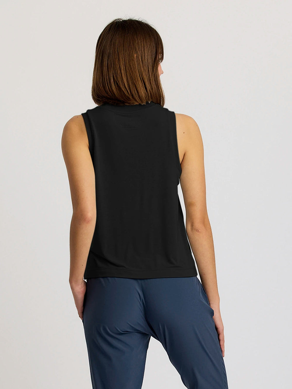 BLACK ELEVATE LIGHTWEIGHT TANK
