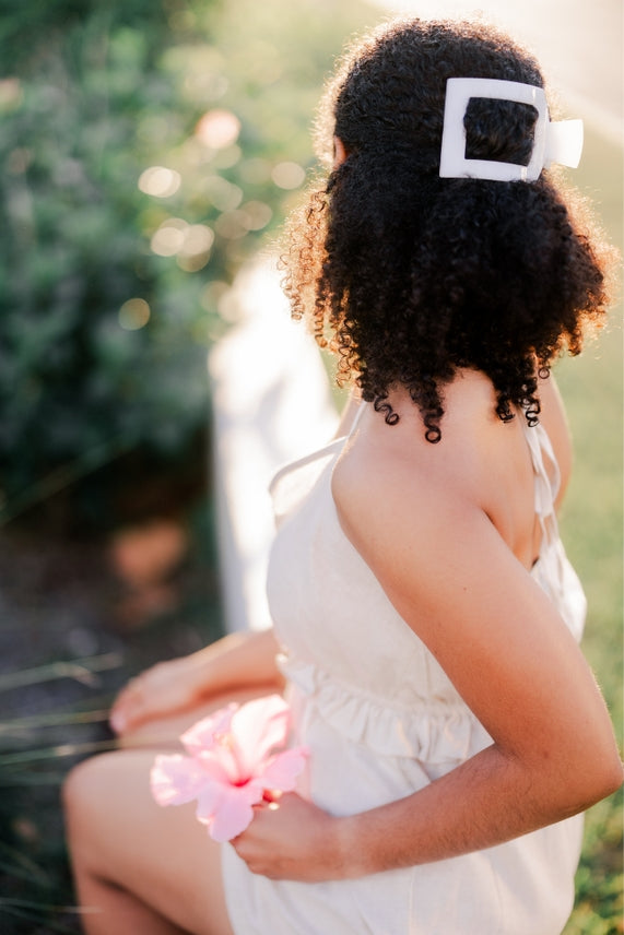 COCONUT WHITE LARGE SQUARE HAIR CLIP