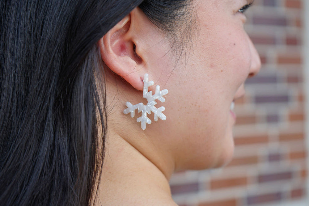 CREAM SNOWFLAKE HOOP EARRINGS
