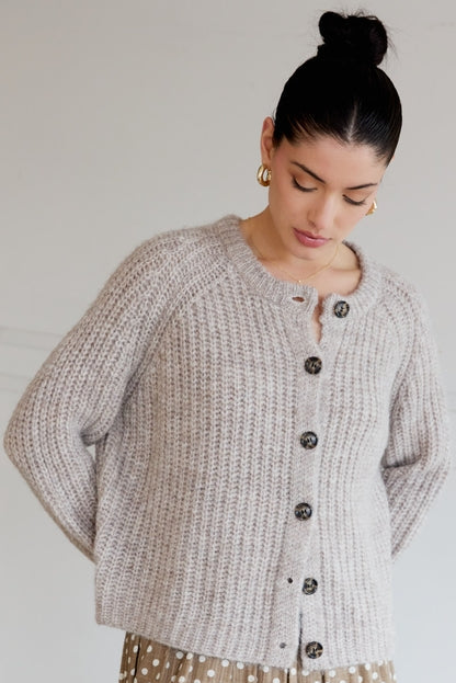HEATHER OATMEAL BUTTON CARDIGAN
