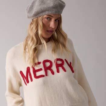 MERRY CREAM CREW SWEATER
