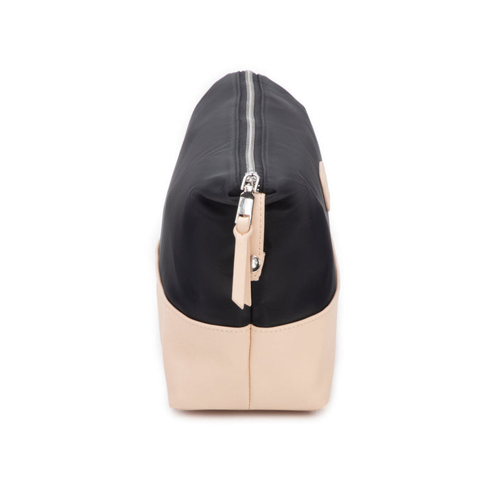 BLACK DAKOTA TOILETRY BAG