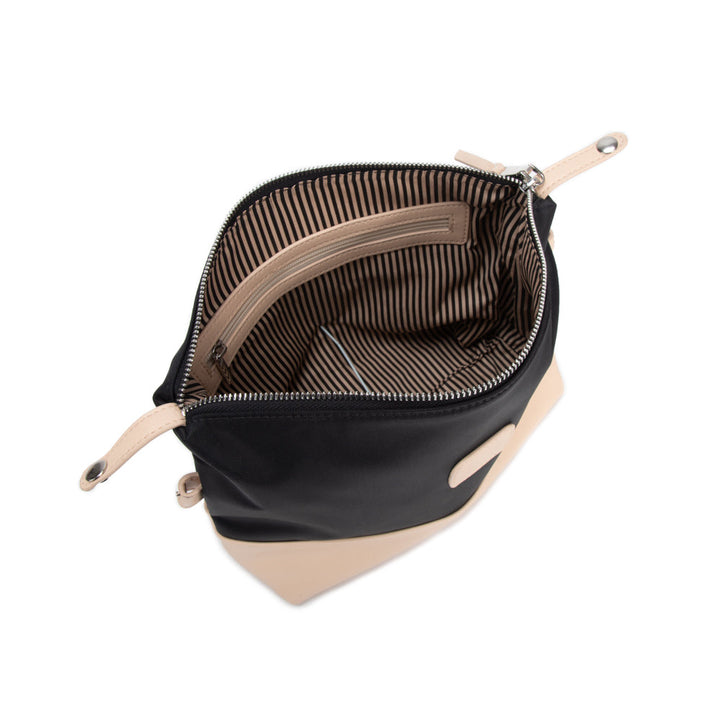 BLACK DAKOTA TOILETRY BAG