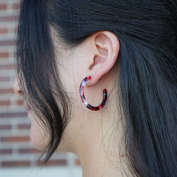 CAMY BURGUNDY HOOP EARRINGS
