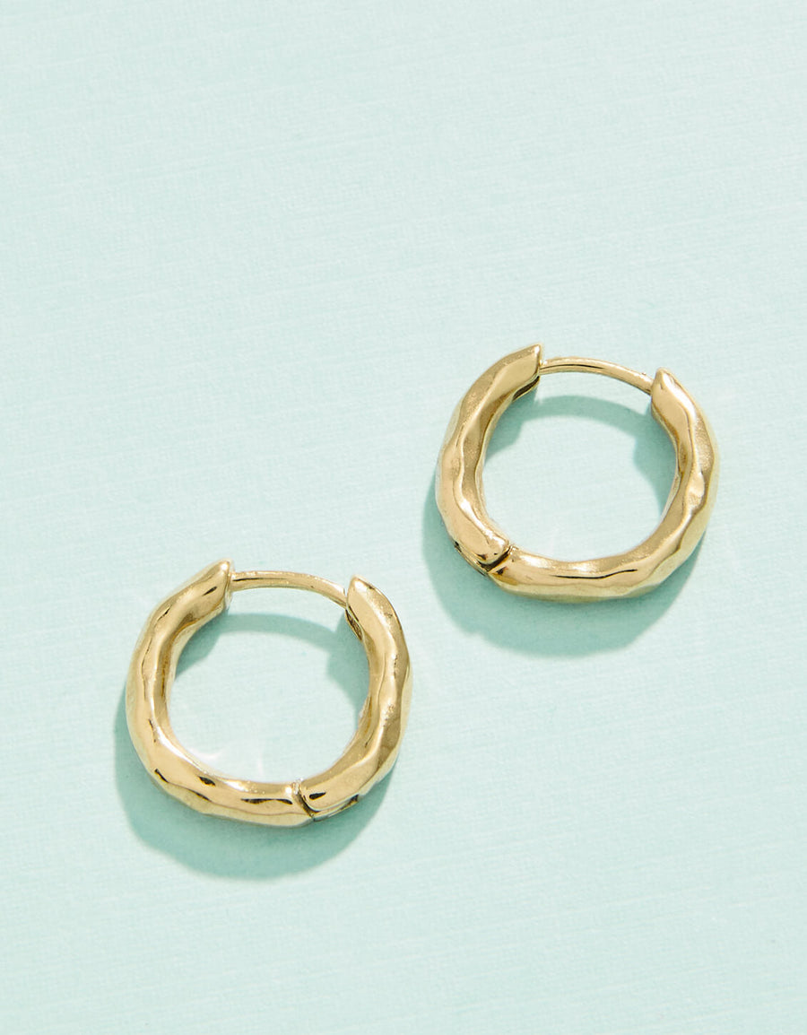 MOONGLADE GOLD HUGGUE HOOP EARRINGS

