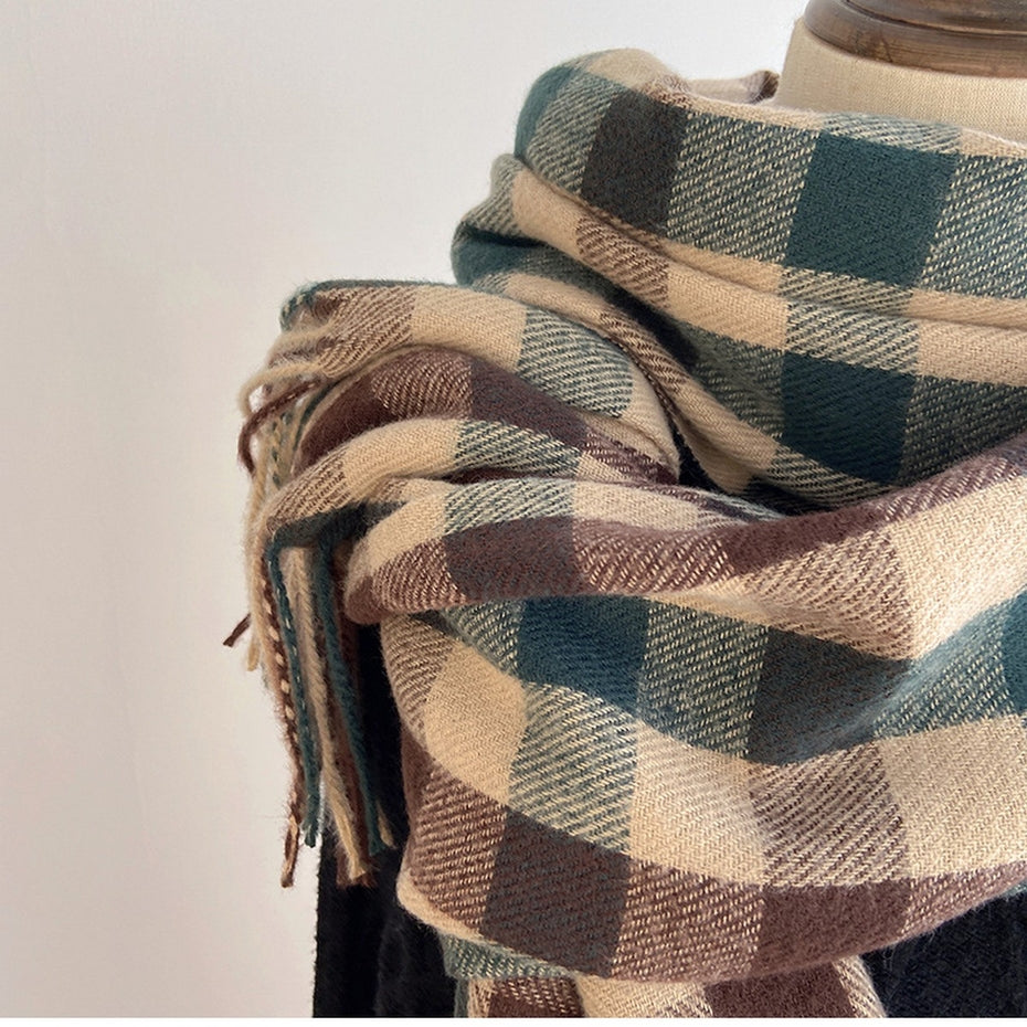HUNTER & TAN CHECK FRINGE SCARF
