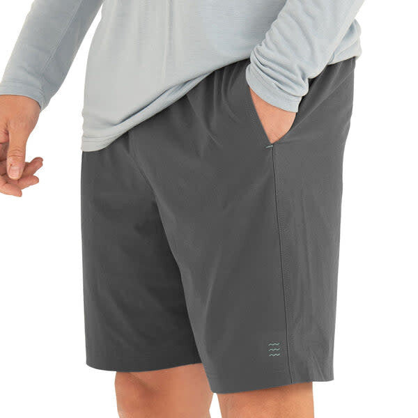 MEN'S GRAPHITE 8" BREEZE SHORTS