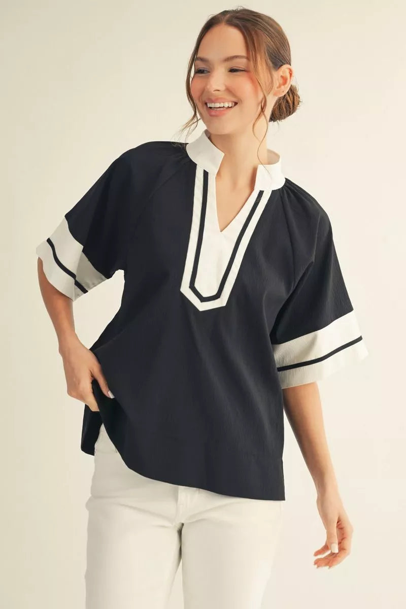SARAH BLACK & WHITE NOTCHED V NECK TOP
