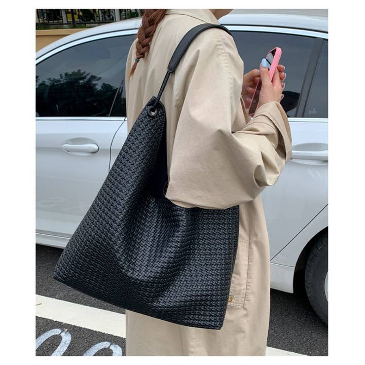 PIPPA BLACK WOVEN SLOUCHY SHOULDER BAG
