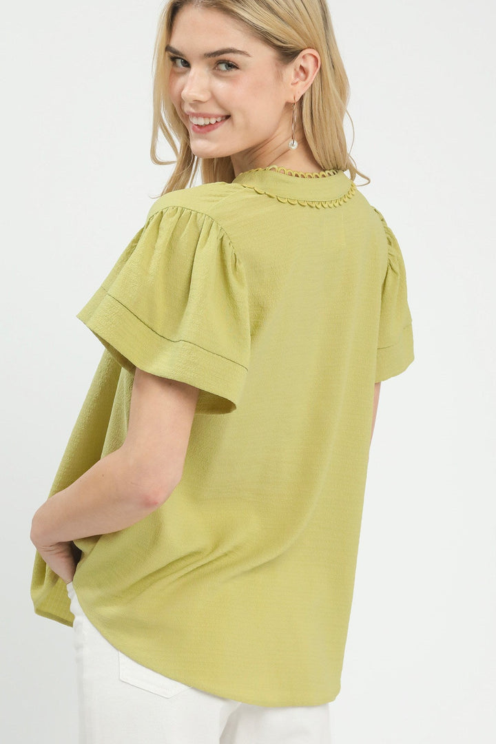 GIGI SCALLOP TRIM V-NECK TOP