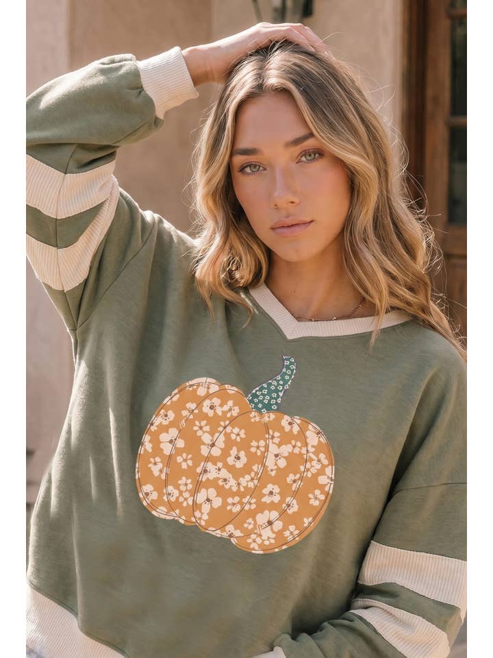 SAGE PUMPKIN FLORAL V-NECK SWEATSHIRT