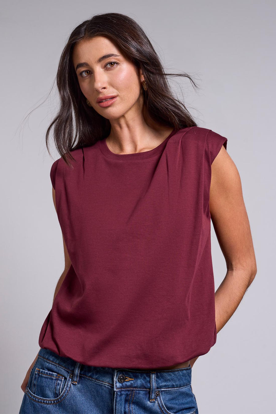 CHERRY LACQUER BUBBLE HEM MUSCLE TEE
