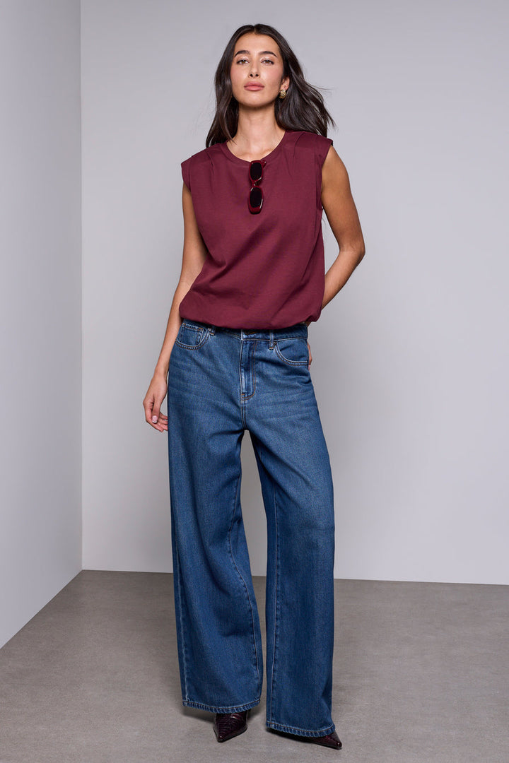 CHERRY LACQUER BUBBLE HEM MUSCLE TEE