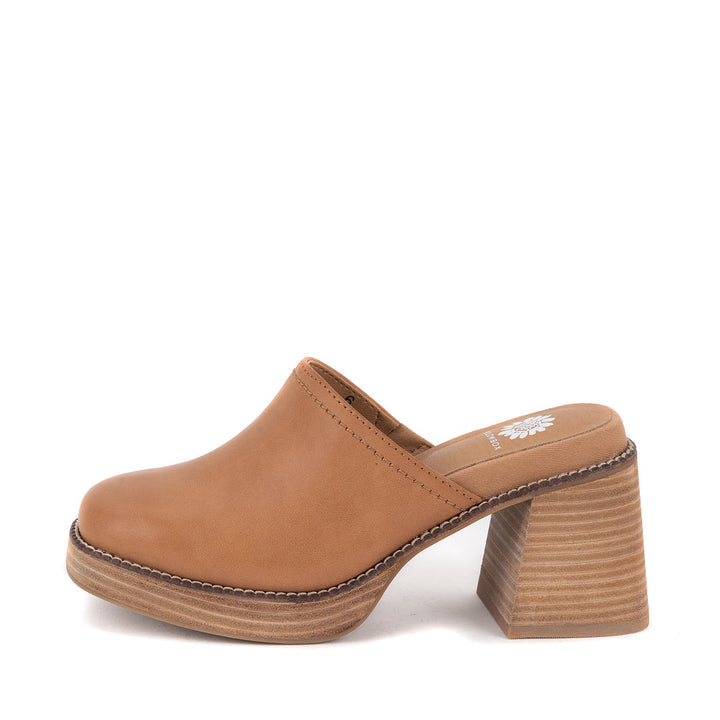IVARIA ALMOND PLATFORM CLOGS
