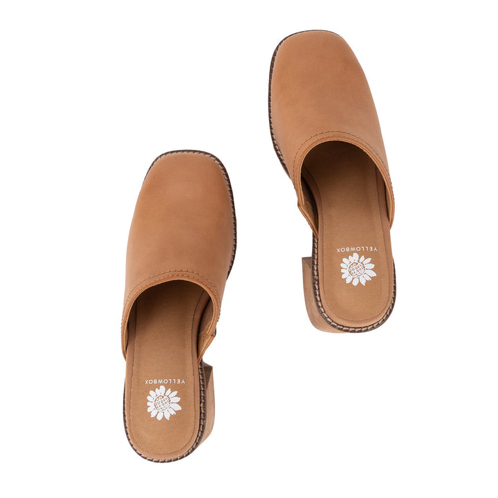 IVARIA ALMOND PLATFORM CLOGS