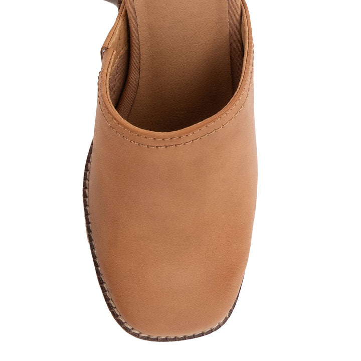 IVARIA ALMOND PLATFORM CLOGS